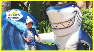 RYAN TOYSREVIEW at Underwater Theme Restaurant [upl. by Notgnirrab161]