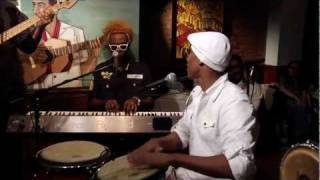 Unforgettable Live Performance Pedrito Martinez Group  La Luna  La Luna Live New Yorkmp4 [upl. by Pessa]