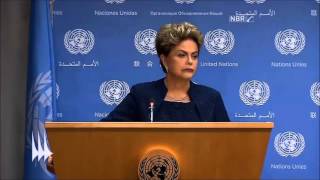 Dilma responde perguntas em inglês [upl. by Shayla835]