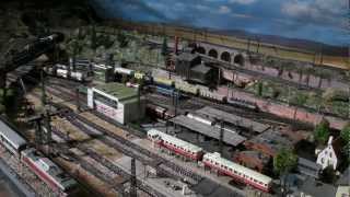 train electrique echelle N [upl. by Asilanom]