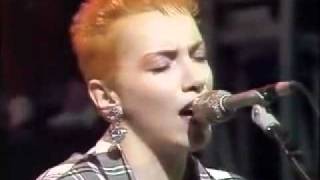 Eurythmics  Here Comes the Rain Again LIVE [upl. by Lita]