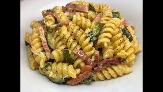 10 MINUTI ED È PRONTA FUSILLI ZUCCHINE E SPECK  CUCINANDOMELAGODO [upl. by Ruy]