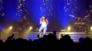 Laura Pausini  Incancellabile Live in Paris 05 [upl. by Martens]