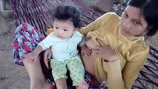 Breastfeeding Baby Playing  Bayi Mainan Saat Disusui [upl. by Artemla]