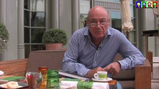 Pozner  journaliste russe américain et français [upl. by Latona]