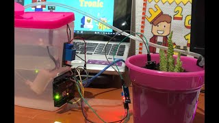 Sistema de riego automático con ARDUINO [upl. by Drucill82]