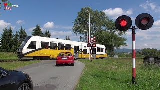 Przejazd kolejowy Gołogłowy PL  772017  Železniční přejezd  Polish railroad crossing [upl. by Adolphus]